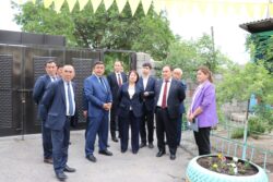 МИНИСТР КАНЫБЕК ИМАНАЛИЕВ ПОСЕТИЛ ОБРАЗОВАТЕЛЬНЫЕ ОРГАНИЗАЦИИ