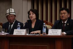 ОШ: ЖАЛПЫ БИЛИМ БЕРҮҮ УЮМДАРЫНЫН ДИРЕКТОРЛОРУ ҮЧҮН ЭКИ КҮНДҮК ОКУТУУ БАШТАЛДЫ