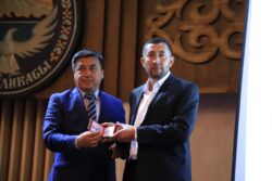 ОШ: ЖАЛПЫ БИЛИМ БЕРҮҮ УЮМДАРЫНЫН ДИРЕКТОРЛОРУ ҮЧҮН ЭКИ КҮНДҮК ОКУТУУ БАШТАЛДЫ