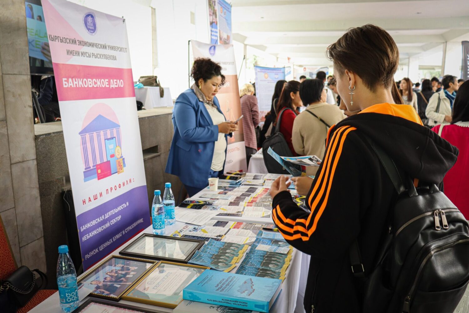 КЕСИПТИК БИЛИМ БЕРҮҮ МЕКЕМЕЛЕРИ БОШ ИШ ОРУНДАР ЖАНА КЕСИПТЕР ЖАРМАНКЕСИНЕ КАТЫШУУДА