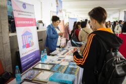 КЕСИПТИК БИЛИМ БЕРҮҮ МЕКЕМЕЛЕРИ БОШ ИШ ОРУНДАР ЖАНА КЕСИПТЕР ЖАРМАНКЕСИНЕ КАТЫШУУДА