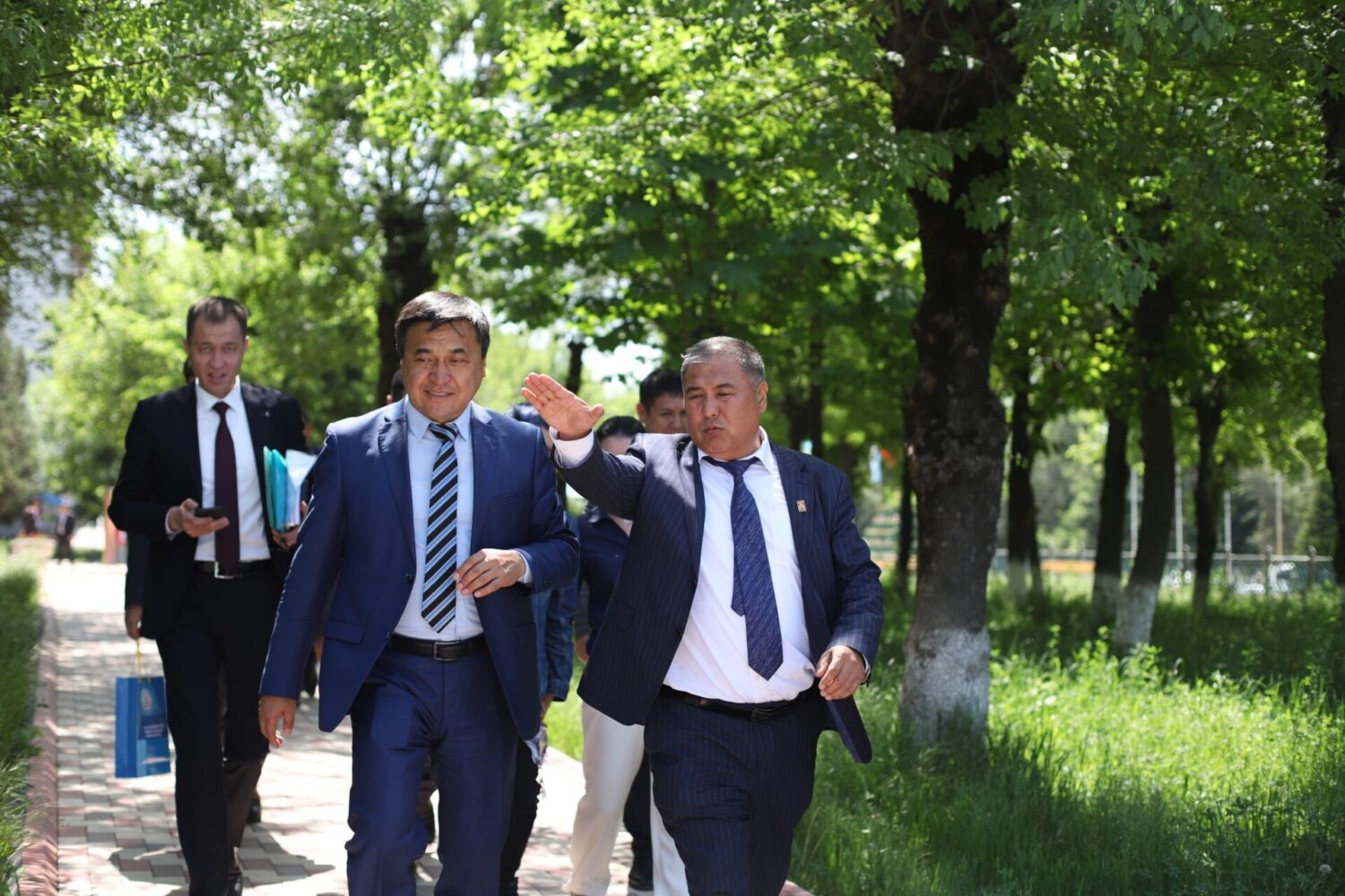 МИНИСТР КАНЫБЕК ИМАНАЛИЕВ ПОСЕТИЛ ОшГПУ