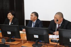 ТОКТОБҮБҮ АШЫМБАЕВА ОШ ОБЛУСУНУН БИЛИМ БЕРҮҮ БӨЛҮМДӨРҮНҮН ЖЕТЕКЧИЛЕРИ МЕНЕН ЖОЛУГУШТУ