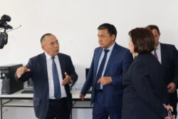 КАНЫБЕК ИМАНАЛИЕВ ЖАМУнун ИШМЕРДҮҮЛҮГҮ МЕНЕН ТААНЫШТЫ