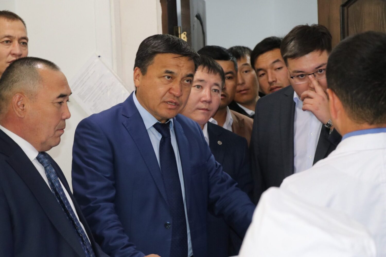 КАНЫБЕК ИМАНАЛИЕВ ЖАМУнун ИШМЕРДҮҮЛҮГҮ МЕНЕН ТААНЫШТЫ