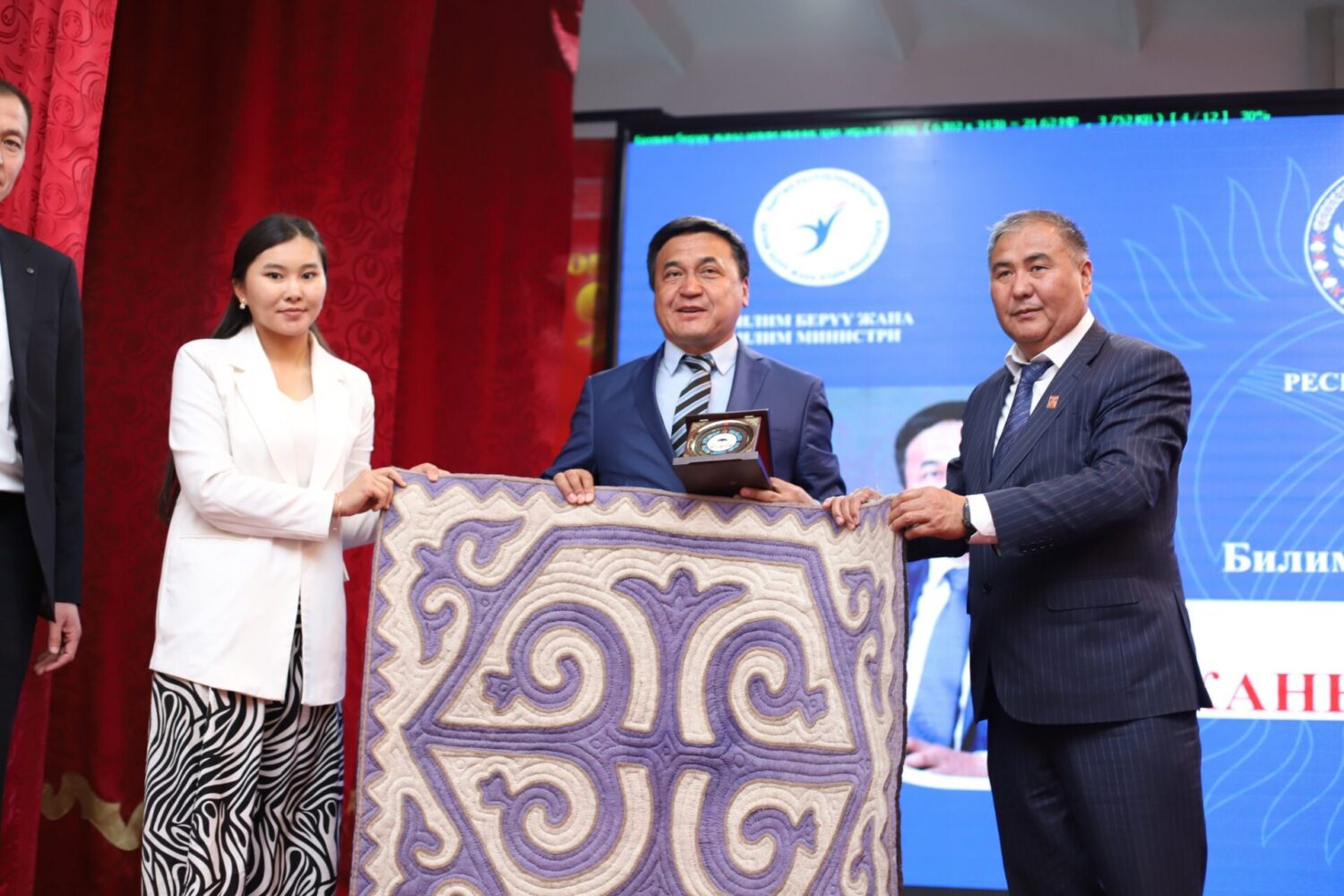 МИНИСТР КАНЫБЕК ИМАНАЛИЕВ ПОСЕТИЛ ОшГПУ