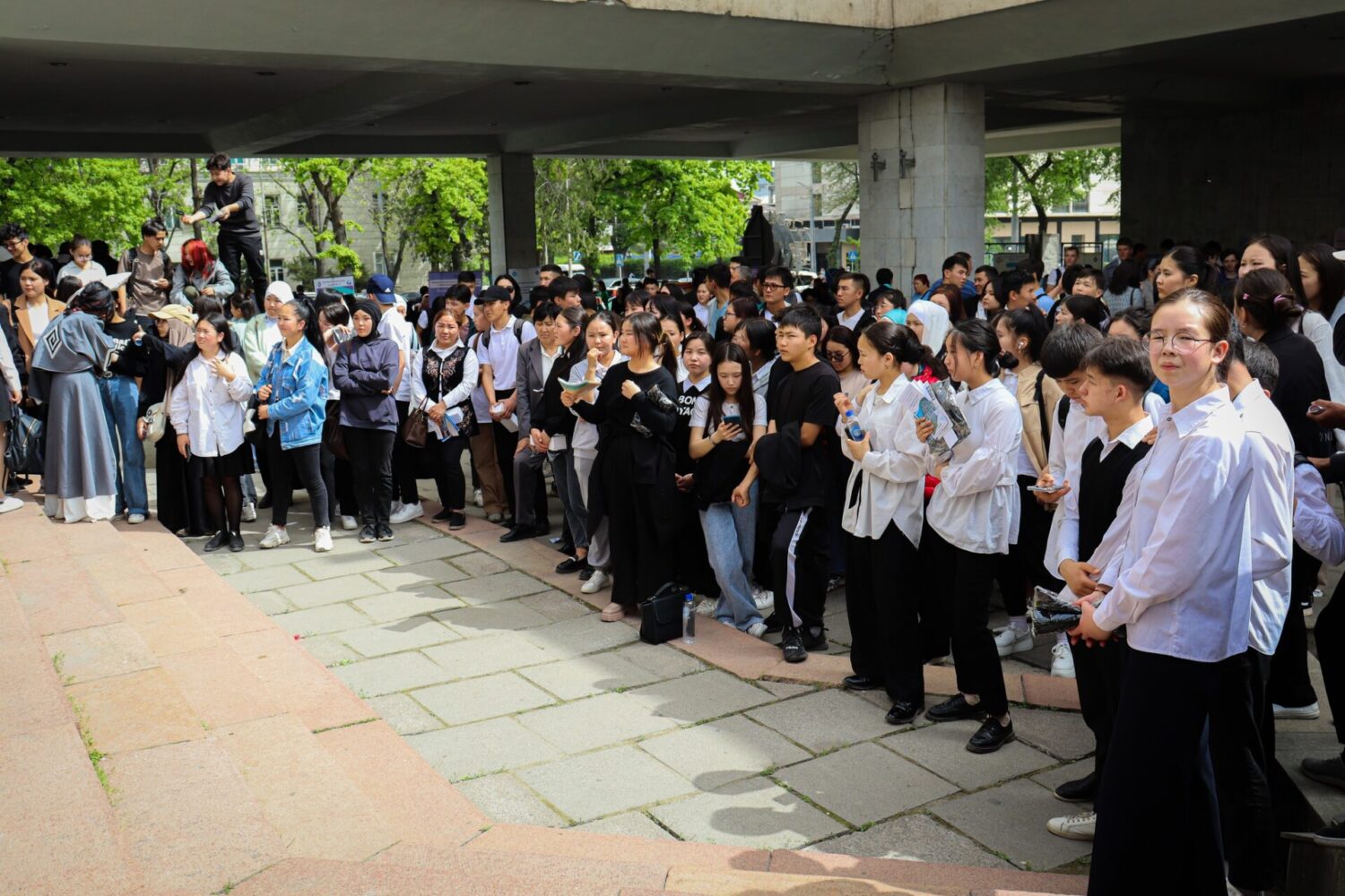КЕСИПТИК БИЛИМ БЕРҮҮ МЕКЕМЕЛЕРИ БОШ ИШ ОРУНДАР ЖАНА КЕСИПТЕР ЖАРМАНКЕСИНЕ КАТЫШУУДА