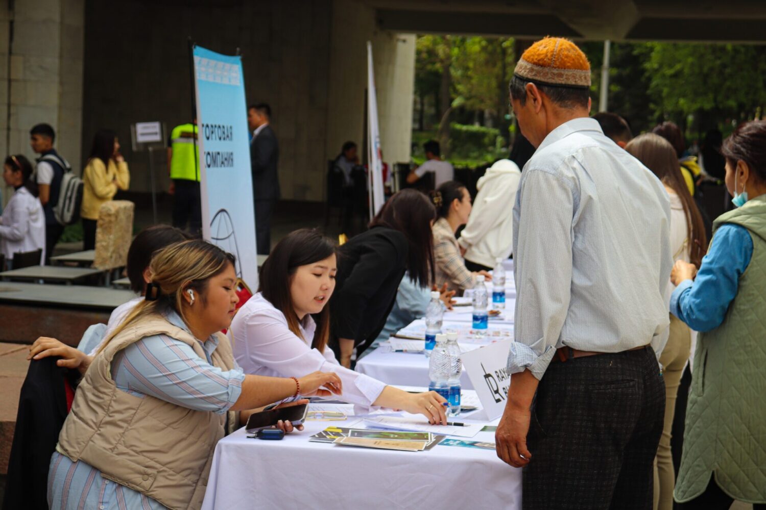 КЕСИПТИК БИЛИМ БЕРҮҮ МЕКЕМЕЛЕРИ БОШ ИШ ОРУНДАР ЖАНА КЕСИПТЕР ЖАРМАНКЕСИНЕ КАТЫШУУДА