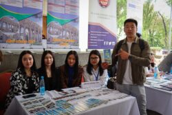 КЕСИПТИК БИЛИМ БЕРҮҮ МЕКЕМЕЛЕРИ БОШ ИШ ОРУНДАР ЖАНА КЕСИПТЕР ЖАРМАНКЕСИНЕ КАТЫШУУДА