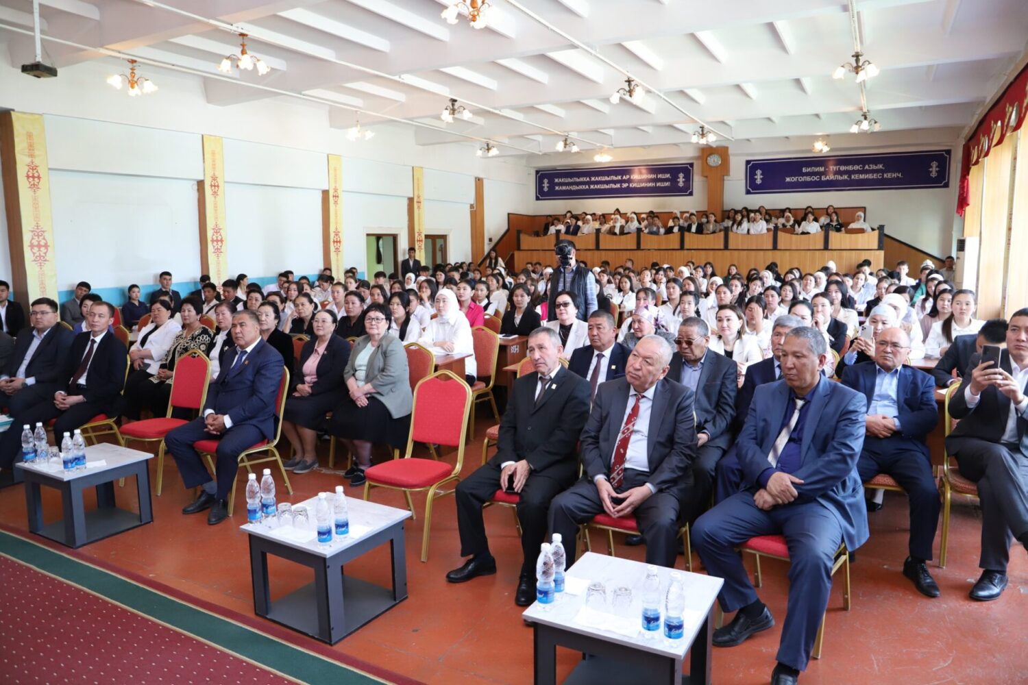 МИНИСТР КАНЫБЕК ИМАНАЛИЕВ ПОСЕТИЛ ОшГПУ