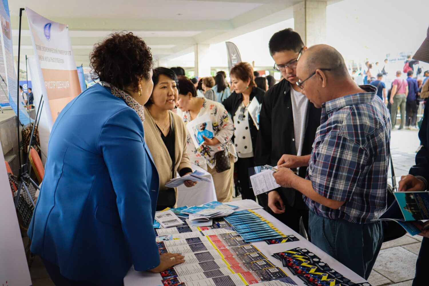 КЕСИПТИК БИЛИМ БЕРҮҮ МЕКЕМЕЛЕРИ БОШ ИШ ОРУНДАР ЖАНА КЕСИПТЕР ЖАРМАНКЕСИНЕ КАТЫШУУДА