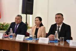 КМУДА ТЕГЕРЕК СТОЛ ӨТТҮ