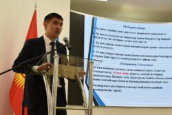 КМУДА ТЕГЕРЕК СТОЛ ӨТТҮ