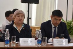 КМУДА ТЕГЕРЕК СТОЛ ӨТТҮ