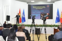 КМУДА ТЕГЕРЕК СТОЛ ӨТТҮ