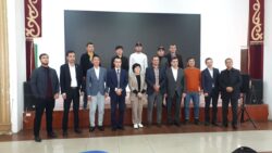 ӨЗБЕК ЭЛЧИСИ ОШМУНУН СТУДЕНТТЕРИ МЕНЕН ЖОЛУКТУ