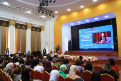 ОШМУДА  ТАЗАГҮЛ ЗАКИРОВАНЫН “АКЫНГА МЕКЕН КЕРЕК” АТТУУ ЫРЛАР ЖЫЙНАГЫНЫН БЕТ АЧАРЫ ӨТТҮ