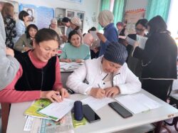 ОКУТУУЧУЛАРДЫН ЭЛЕТТИК МУГАЛИМДЕРГЕ КӨМӨГҮ