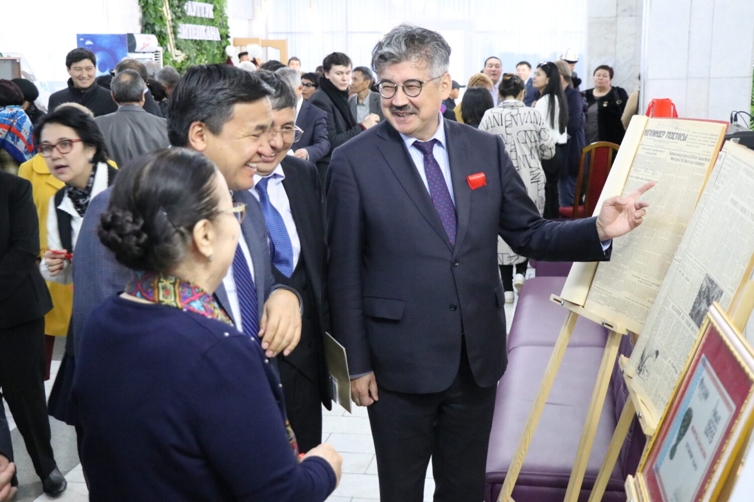 АГАРТУУ АЙДЫҢЫНДАГЫ АЛГЫ ИШТЕР КӨРГӨЗМӨСҮ