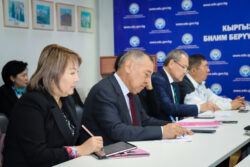 БИЛИМ БЕРҮҮ ЖАНА ИЛИМ МИНИСТРЛИГИНДЕ ИЛИМ ЖААТЫНДА АТКАРЫЛЫП ЖАТКАН ИШ АРАКЕТТЕРГЕ МОНИТОРИНГ ЖҮРГҮЗҮЛДҮ