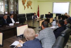 ТОКТОБҮБҮ АШЫМБАЕВА ЖАЛАЛ-АБАД ОБЛУСУНУН БИЛИМ БЕРҮҮ БӨЛҮМДӨРҮНҮН ЖЕТЕКЧИЛЕРИ МЕНЕН ЖОЛУГУШТУ