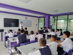 КУРМАНБЕК БААТЫР АТЫНДАГЫ ЖАЛАЛ-АБАД ЛИЦЕЙИНЕ 30 ЖЫЛ