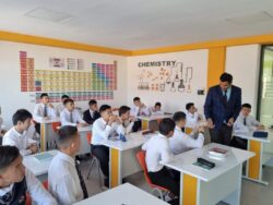 КУРМАНБЕК БААТЫР АТЫНДАГЫ ЖАЛАЛ-АБАД ЛИЦЕЙИНЕ 30 ЖЫЛ