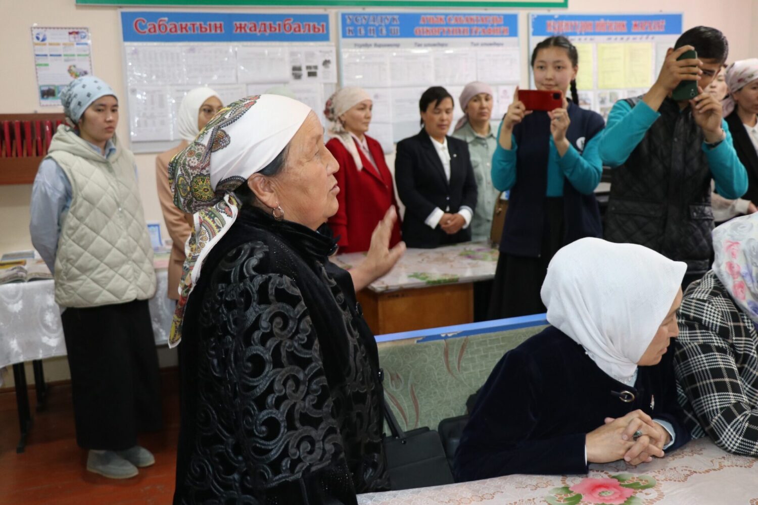 МИНИСТР КАНЫБЕК ИМАНАЛИЕВ ЭКИ ЖОЛУ ПРЕЗИДЕНТТИН МАКТОО БАРАКЧАСЫНА ТАТЫГАН ЖАТАК-ЛИЦЕЙГЕ БАРДЫ