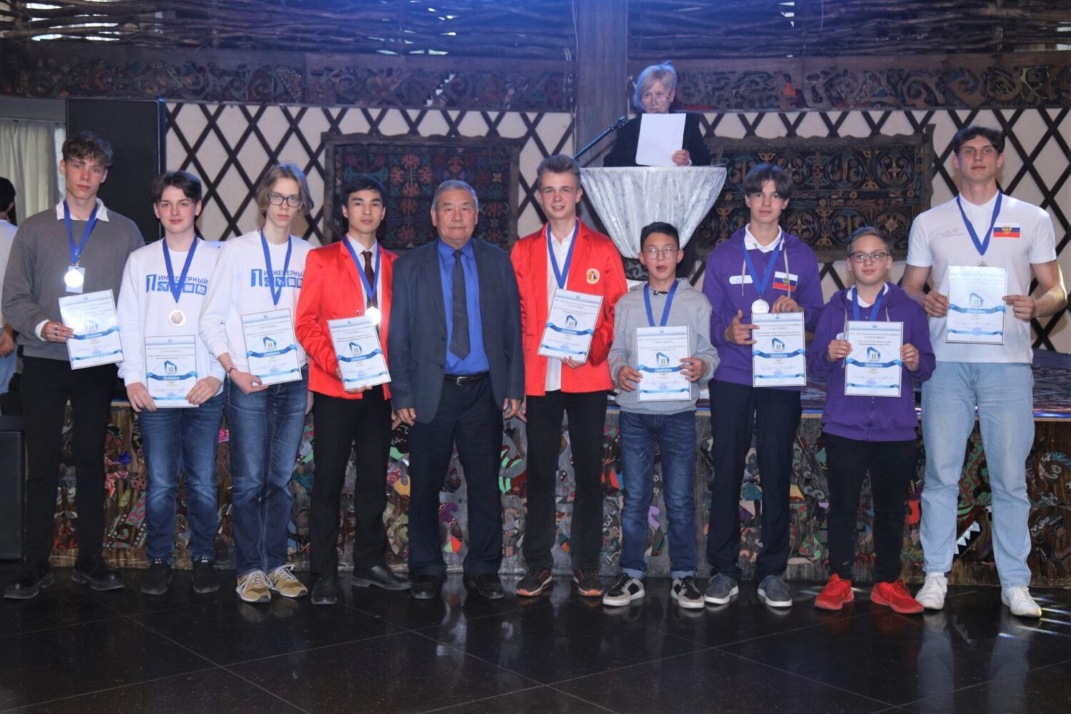 “БИЗ – XXI КЫЛЫМДЫН ИНТЕЛЛЕКТУАЛДАРЫ” ЭЛ АРАЛЫК ФОРУМУНУН ЖЕҢҮҮЧҮЛӨРҮ АНЫКТАЛДЫ