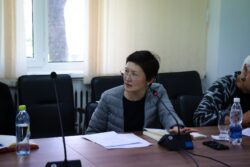 “ӨКМӨТТҮК АКСЕЛЕРАТОРЛОР”: ЖАҢЫ КОНУШТАРДА ҮЙ ТИБИНДЕГИ БАЛА БАКЧАЛАРДЫ АЧУУГА АРЫЗДАРДЫ КАБЫЛ АЛУУ ТАЛКУУЛАНДЫ