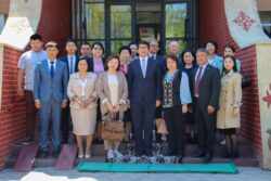 ВЕДОМСТВОЛОР АРАЛЫК ЖУМУШЧУ ТОП ОКУУ МАТЕРИАЛДАРЫНЫН САПАТЫН ЖОГОРУЛАТУУ БОЮНЧА СУНУШТАРДЫ ТАЛКУУЛАДЫ