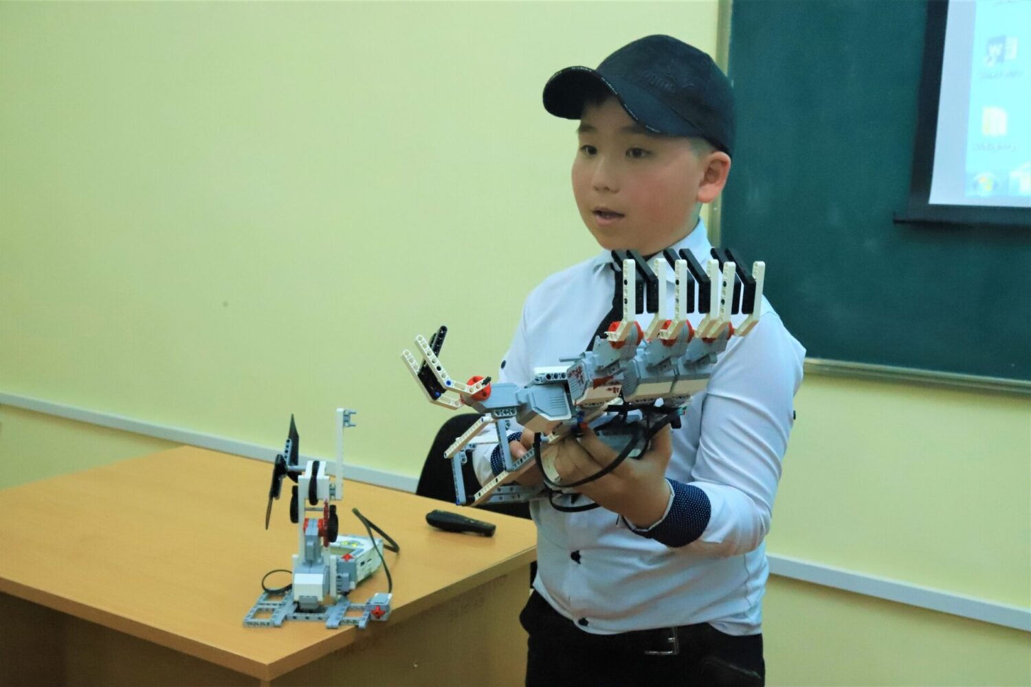 “БИЗ – XXI КЫЛЫМДЫН ИНТЕЛЛЕКТУАЛДАРЫ” ЭЛ АРАЛЫК ФОРУМУНУН ЖЕҢҮҮЧҮЛӨРҮ АНЫКТАЛДЫ