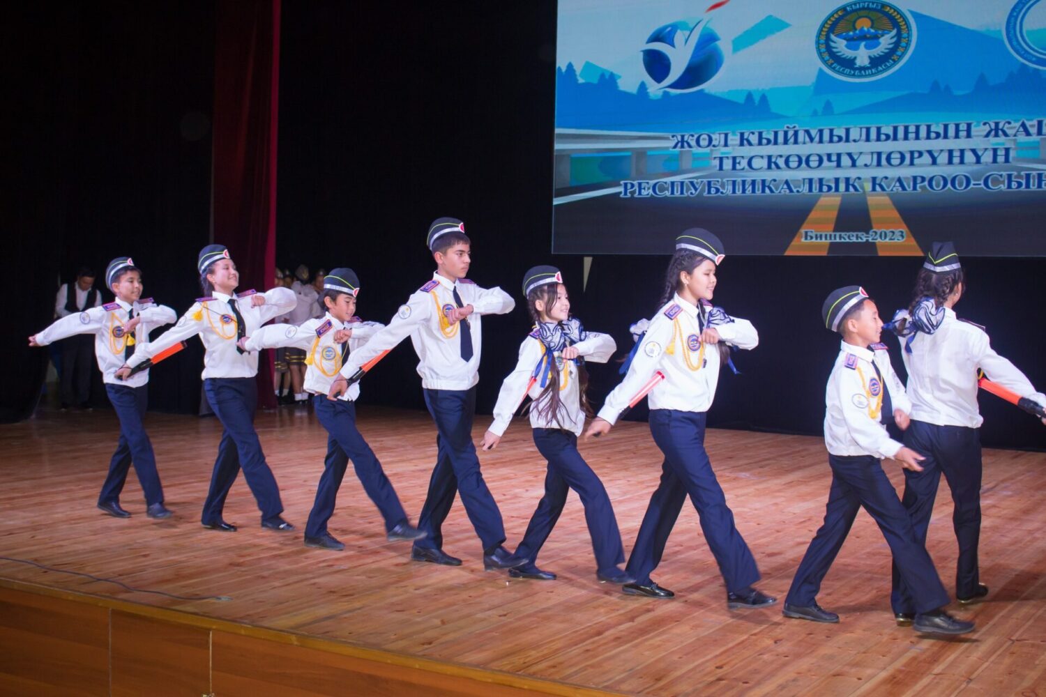 ЖОЛ КЫЙМЫЛЫНЫН ЖАШ ТЕСКӨӨЧҮЛӨРҮНҮН РЕСПУБЛИКАЛЫК КАРОО-СЫНАГЫНЫН ЖЕҢҮҮЧҮЛӨРҮ СЫЙЛАНДЫ