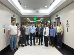 МИНИСТРЛИКТИН КЫЗМАТКЕРЛЕРИ МЕКТЕПКЕ ЧЕЙИНКИ БИЛИМ БЕРҮҮ ЖААТЫНДАГЫ ФИЛИППИНДИН ТАЖРЫЙБАСЫ МЕНЕН ТААНЫШТЫ