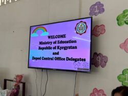 МИНИСТРЛИКТИН КЫЗМАТКЕРЛЕРИ МЕКТЕПКЕ ЧЕЙИНКИ БИЛИМ БЕРҮҮ ЖААТЫНДАГЫ ФИЛИППИНДИН ТАЖРЫЙБАСЫ МЕНЕН ТААНЫШТЫ