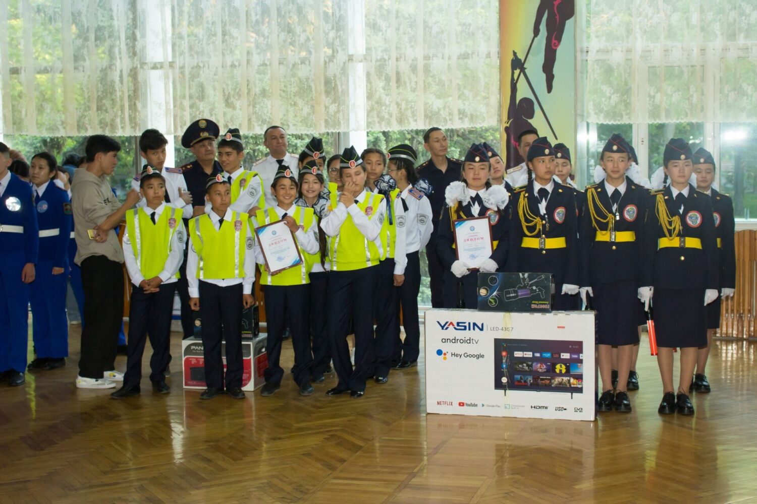 ЖОЛ КЫЙМЫЛЫНЫН ЖАШ ТЕСКӨӨЧҮЛӨРҮНҮН РЕСПУБЛИКАЛЫК КАРОО-СЫНАГЫНЫН ЖЕҢҮҮЧҮЛӨРҮ СЫЙЛАНДЫ