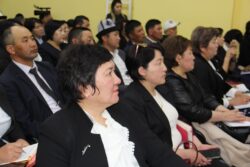 НАРЫН ОБЛУСУНУН ЖАЛПЫ БИЛИМ БЕРҮҮ МЕКЕМЕЛЕРИНИН ДИРЕКТОРЛОРУ ҮЧҮН ОКУТУУ БАШТАЛДЫ