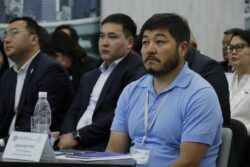 КАНЫБЕК ИМАНАЛИЕВ: “КЕСИПТИК БИЛИМ БЕРҮҮ БҮТҮНДӨЙ ЭКОНОМИКАНЫН АТААНДАШТЫККА ЖӨНДӨМДҮҮЛҮГҮН ЖОГОРУЛАТУУГА ЖОЛ АЧАТ”