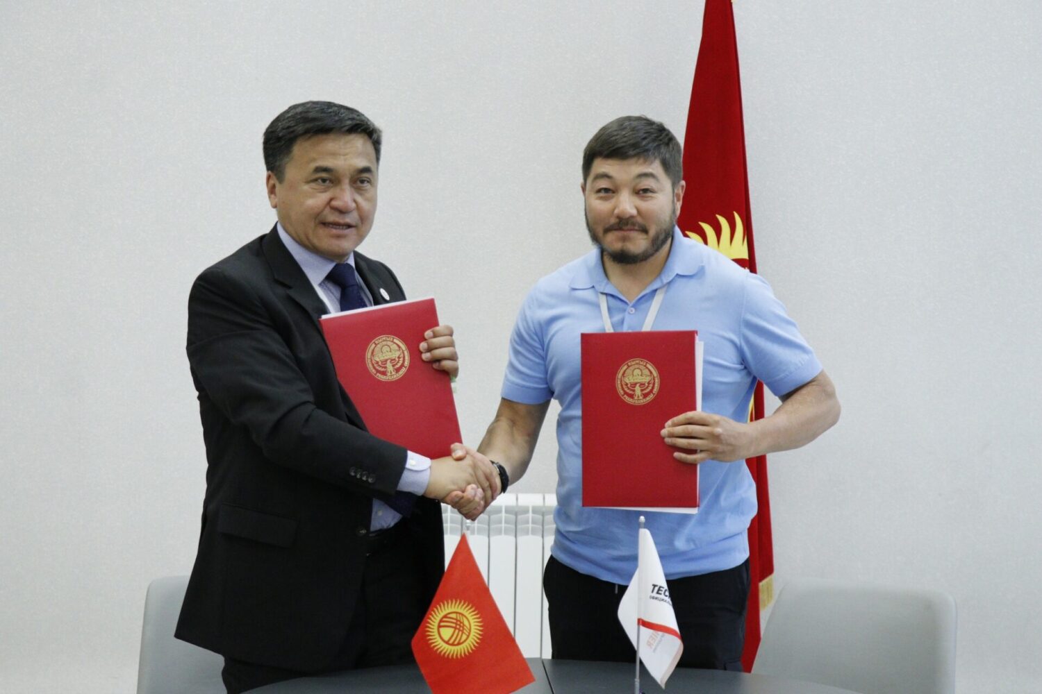 БАШТАЛГЫЧ КЕСИПТИК БИЛИМ БЕРҮҮ ЖААТЫНДА КЫЗМАТТАШУУ ЖӨНҮНДӨ БИР КАТАР МЕМОРАНДУМГА КОЛ КОЮЛДУ