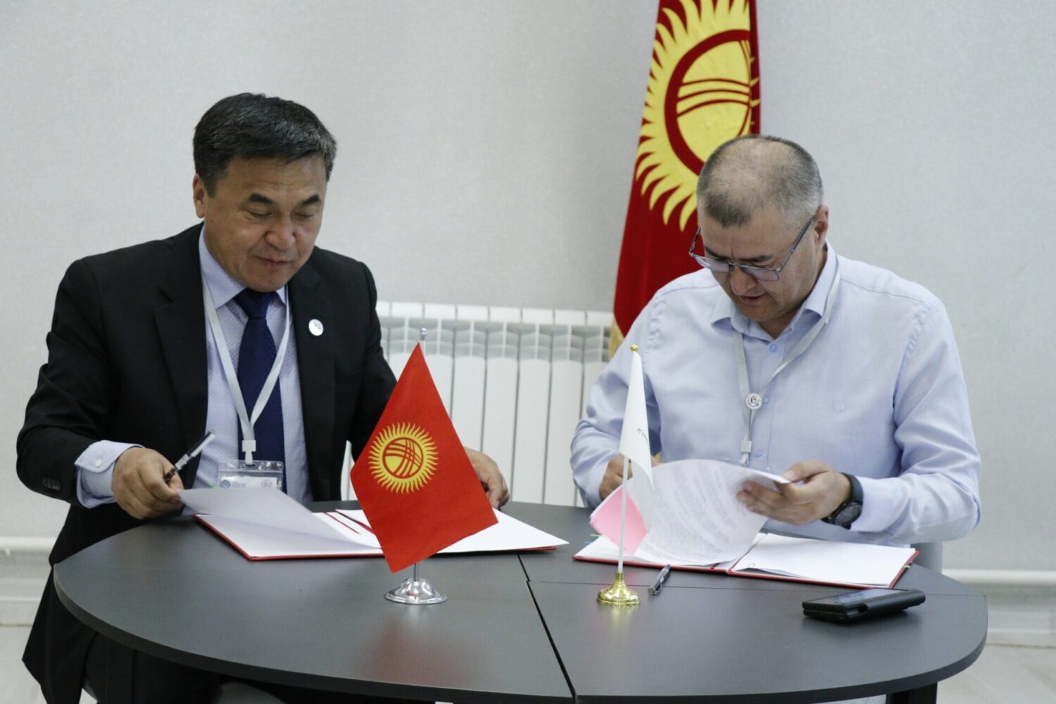 БАШТАЛГЫЧ КЕСИПТИК БИЛИМ БЕРҮҮ ЖААТЫНДА КЫЗМАТТАШУУ ЖӨНҮНДӨ БИР КАТАР МЕМОРАНДУМГА КОЛ КОЮЛДУ