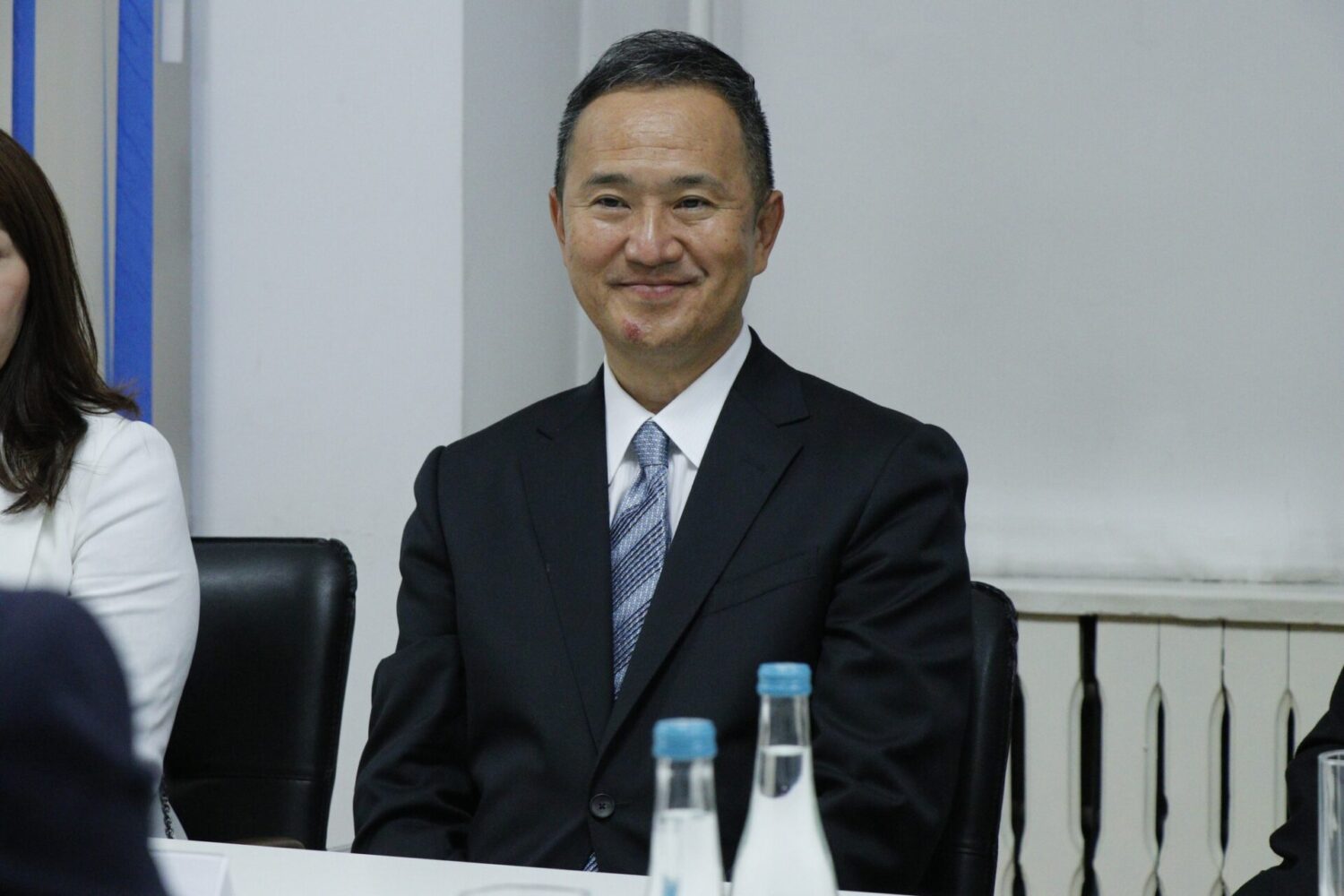 МИНИСТР ЖАПОН ПЕДАГОГДОРУ МЕНЕН ТАРБИЯЛООНУН МЕТОДИКАСЫН ТАЛКУУЛАДЫ