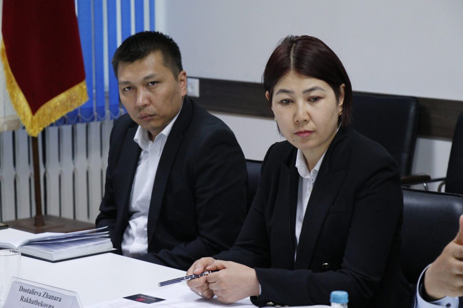 МИНИСТР ЖАПОН ПЕДАГОГДОРУ МЕНЕН ТАРБИЯЛООНУН МЕТОДИКАСЫН ТАЛКУУЛАДЫ