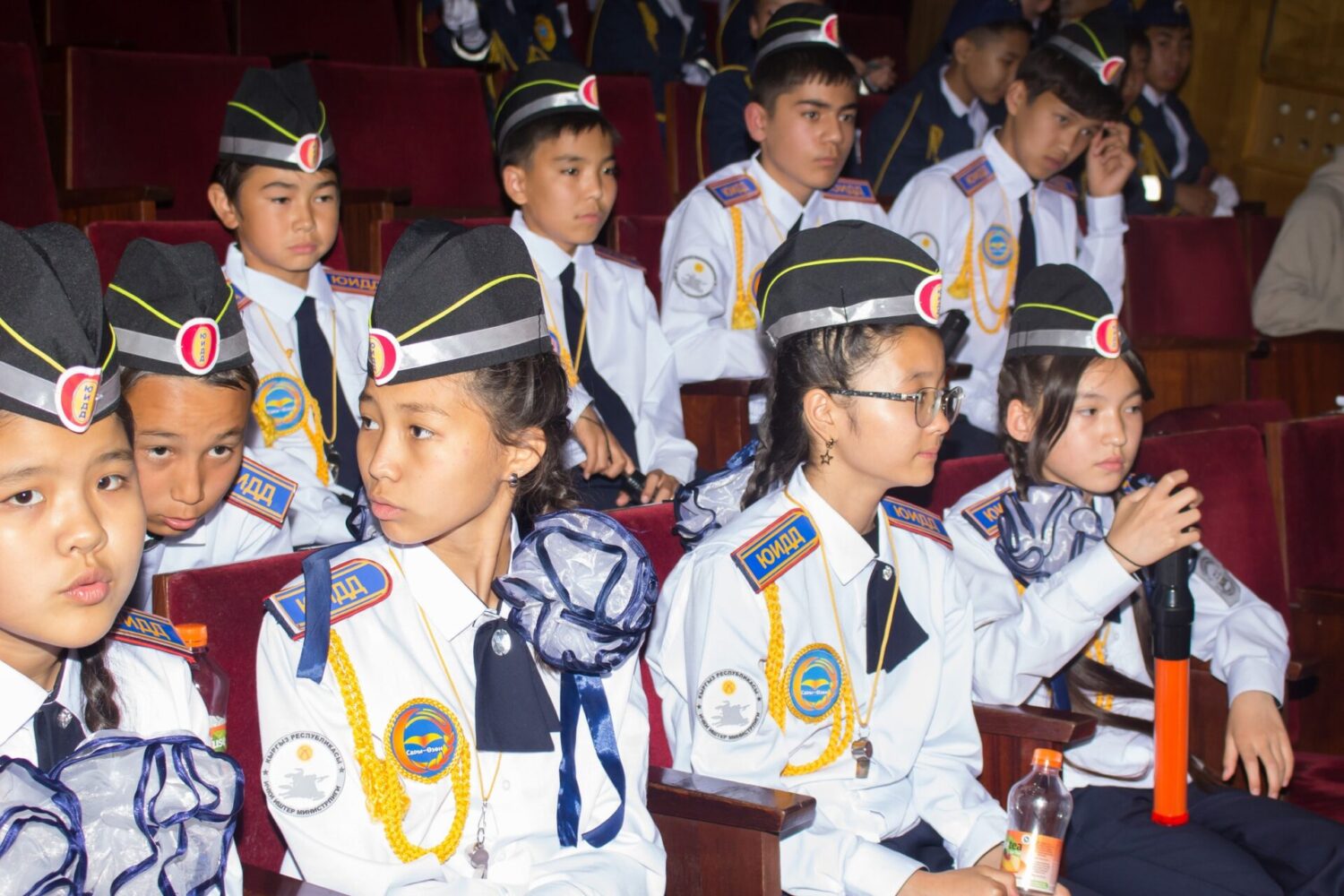 ЖОЛ КЫЙМЫЛЫНЫН ЖАШ ТЕСКӨӨЧҮЛӨРҮНҮН РЕСПУБЛИКАЛЫК КАРОО-СЫНАГЫНЫН ЖЕҢҮҮЧҮЛӨРҮ СЫЙЛАНДЫ