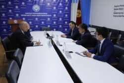 КАНЫБЕК ИМАНАЛИЕВ USAIDдин АЗИЯ БЮРОСУНУН ӨКҮЛҮ МЕНЕН ЖОЛУГУШТУ