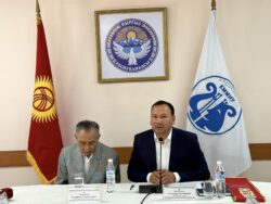 ЗАМИРБЕК ҮСӨНБАЕВГЕ АРДАКТУУ ПРОФЕССОР НААМЫ БЕРИЛДИ