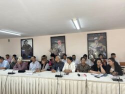 ЗАМИРБЕК ҮСӨНБАЕВГЕ АРДАКТУУ ПРОФЕССОР НААМЫ БЕРИЛДИ