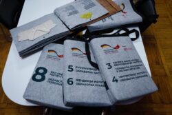 ДЛЯ ПОДДЕРЖКИ ПРОФЕССИОНАЛЬНОГО ОБУЧЕНИЯ МИНИСТЕРСТВУ ПЕРЕДАЛИ ОБРАЗОВАТЕЛЬНЫЕ МАТЕРИАЛЫ