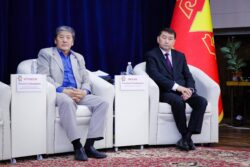 КАНЫБЕК ИМАНАЛИЕВ РЕСПУБЛИКАЛЫК ЖАШТАР ФОРУМУНА КАТЫШТЫ