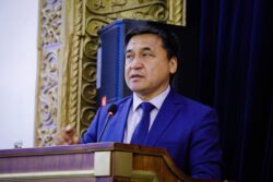 КАНЫБЕК ИМАНАЛИЕВ РЕСПУБЛИКАЛЫК ЖАШТАР ФОРУМУНА КАТЫШТЫ