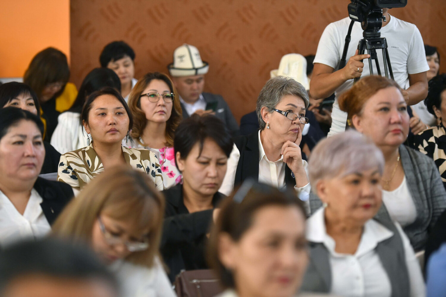 АКЫЛБЕК ЖАПАРОВ “САНАРИП МЕКТЕП” ФОРУМУНА КАТЫШТЫ